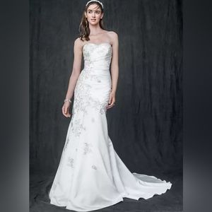 Women's Ivory Colored Wedding Dress